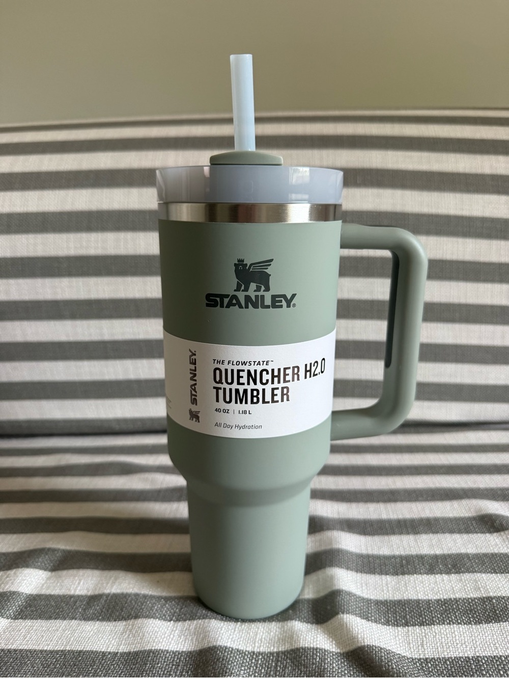 Stanley Quencher H2.0 40oz Tumbler - soft matte brand new